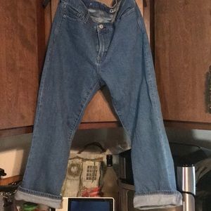Woman’s jean Capris